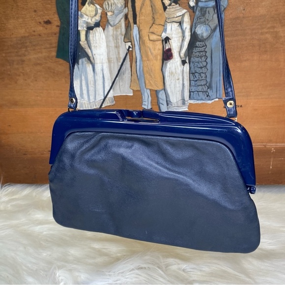 Genuine Leather Made in Italy Vintage Navy Blue Kiss Clasp Bag with Strap - Picture 3 of 9